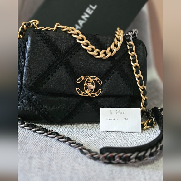 Chanel 19 limited edition - Picture 2 of 8